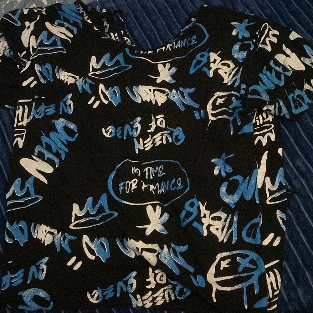 Black queen crop top Shirt